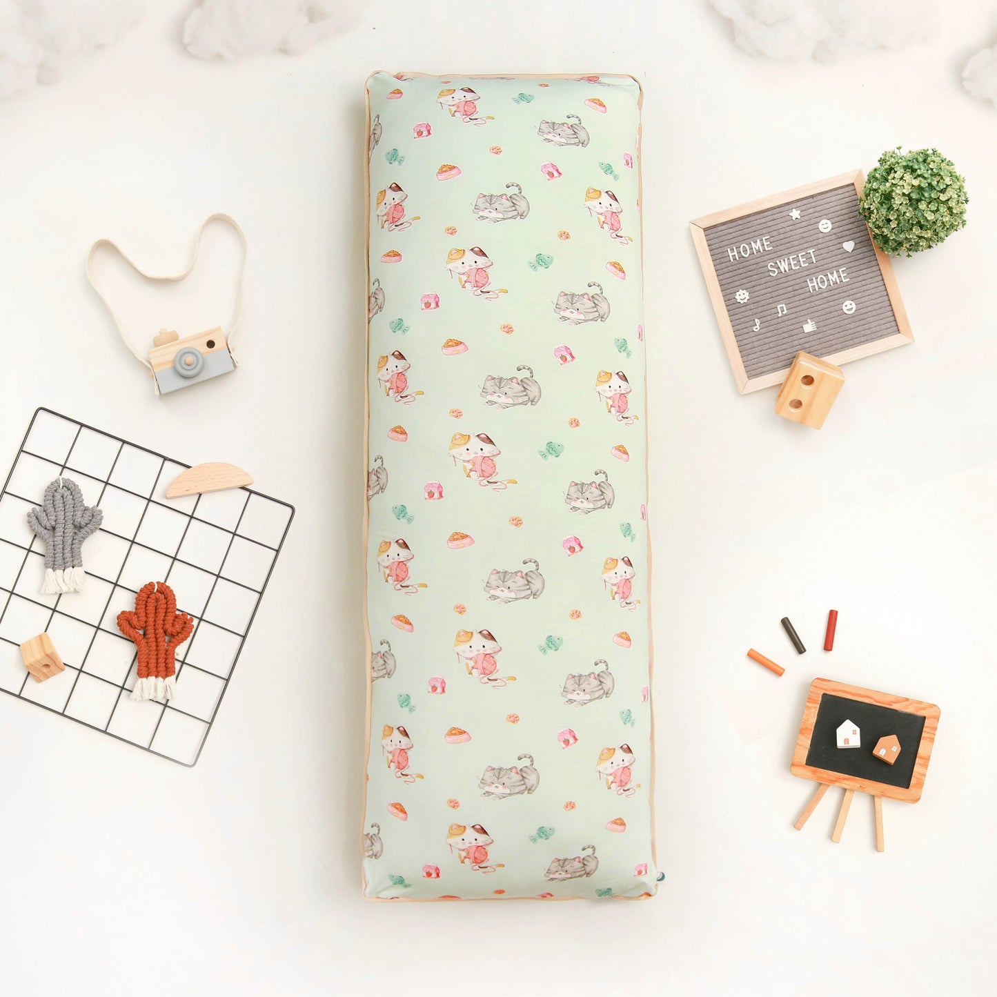 Purrfect yarn bolster