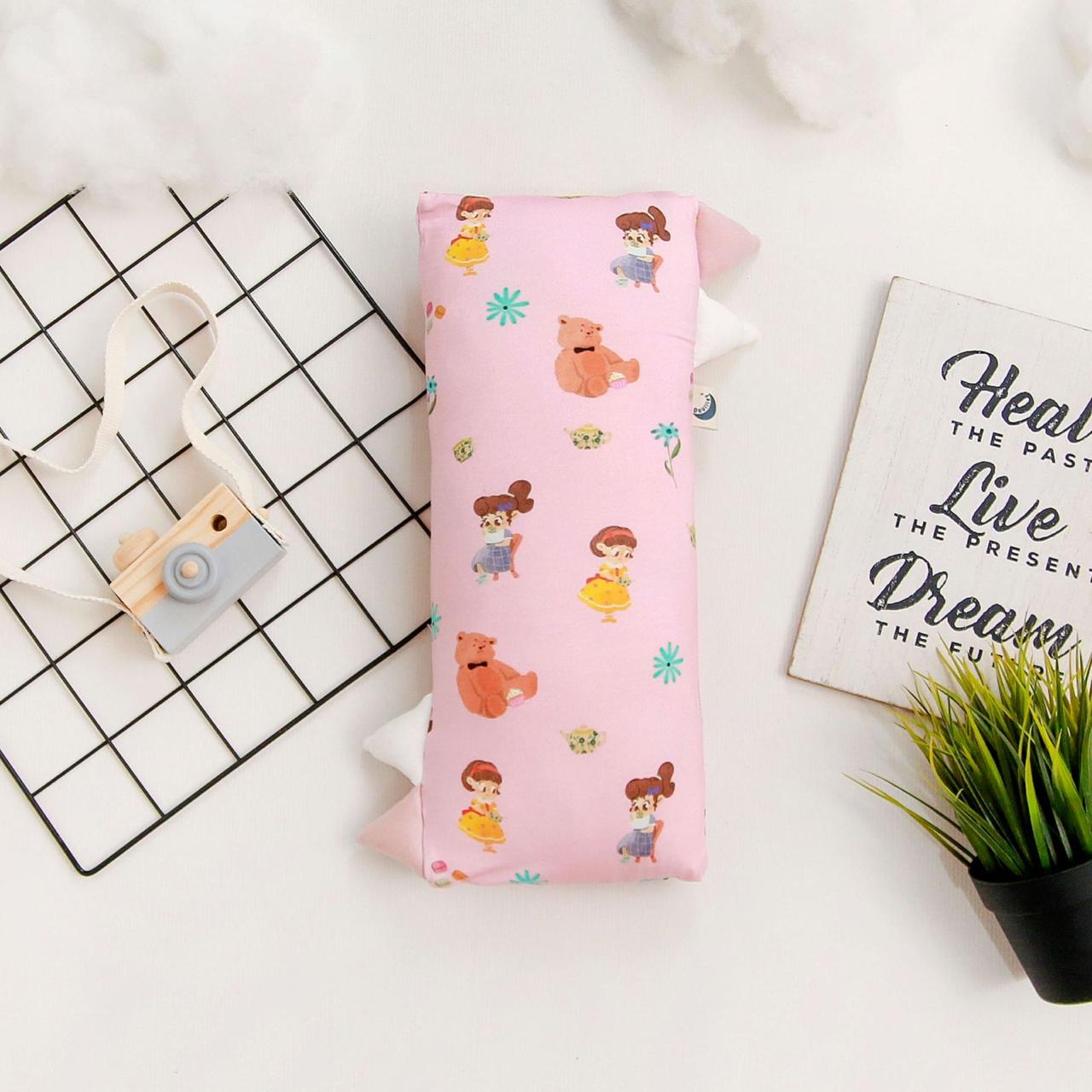 Tea party bolster