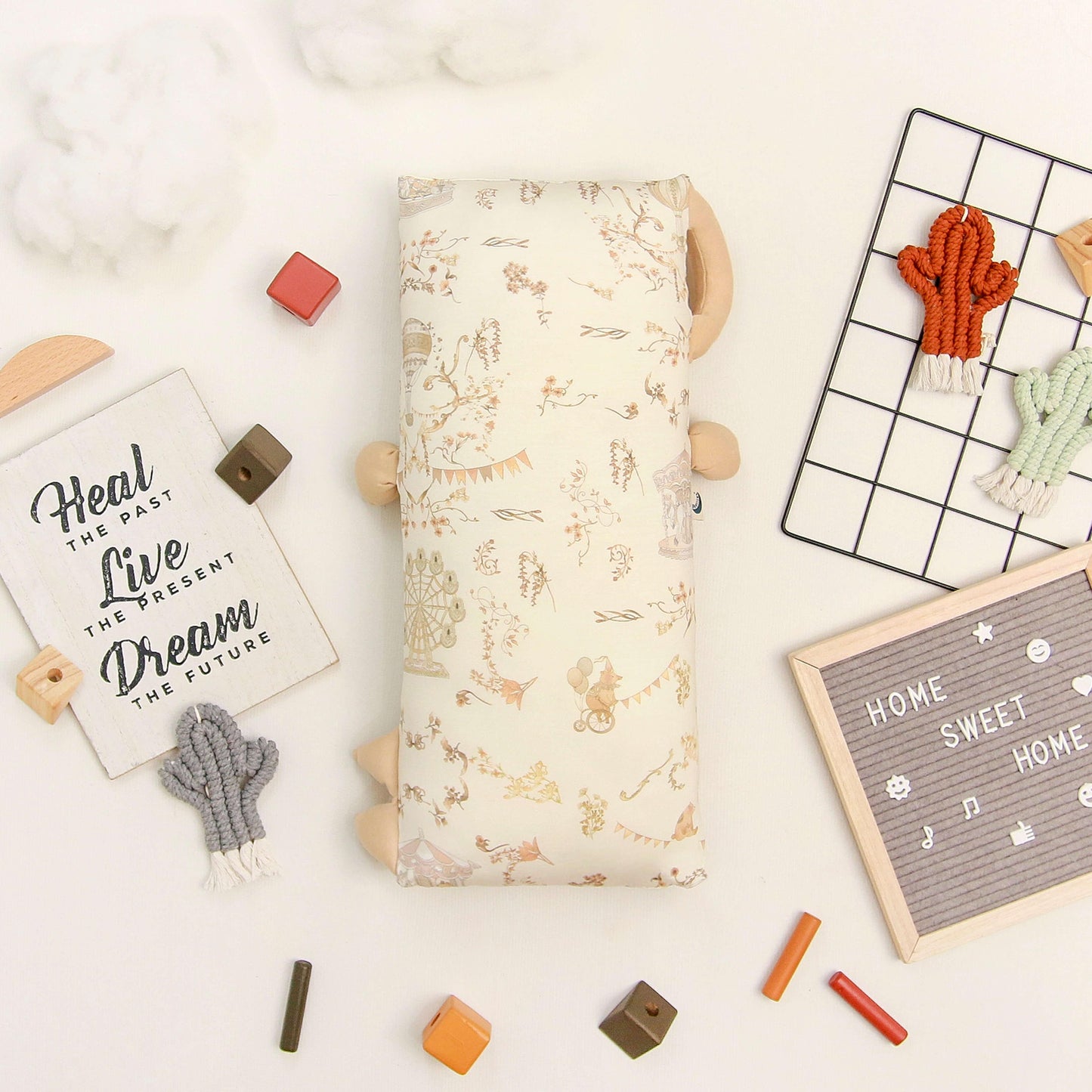 Carousel beige bolster