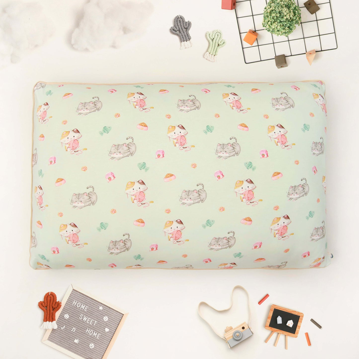 Purrfect yarn pillow