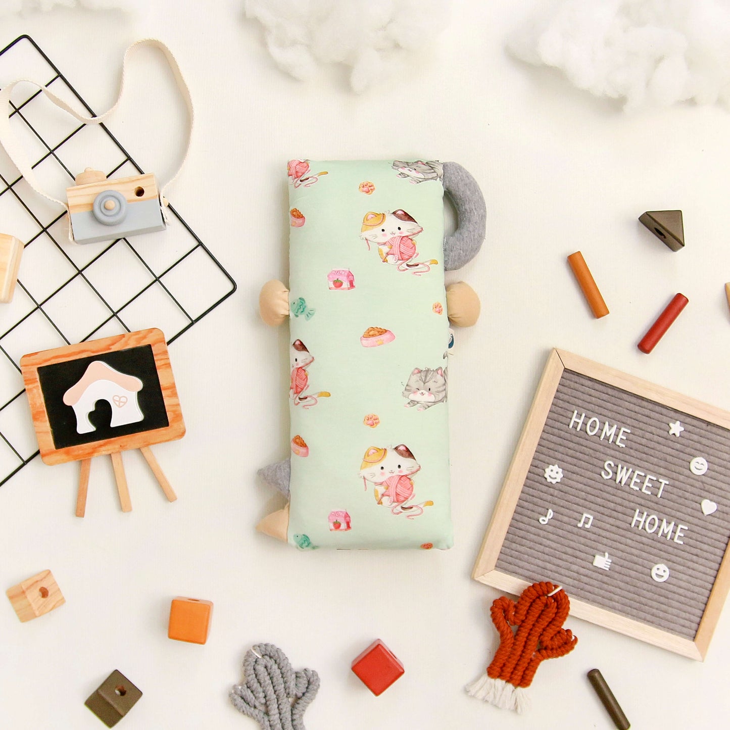 Purrfect yarn bolster
