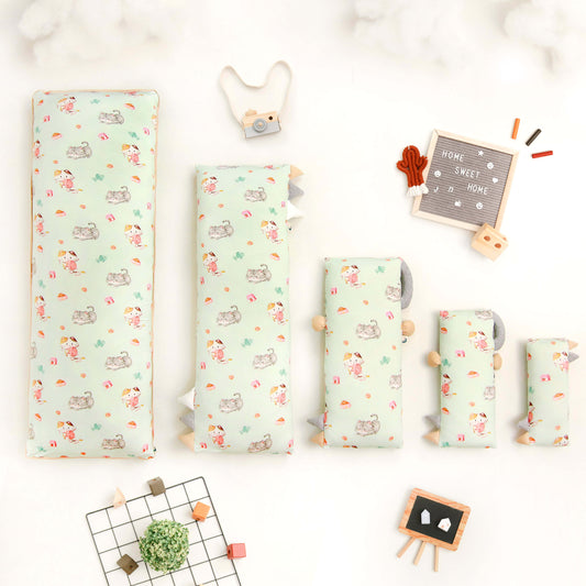 Purrfect yarn bolster