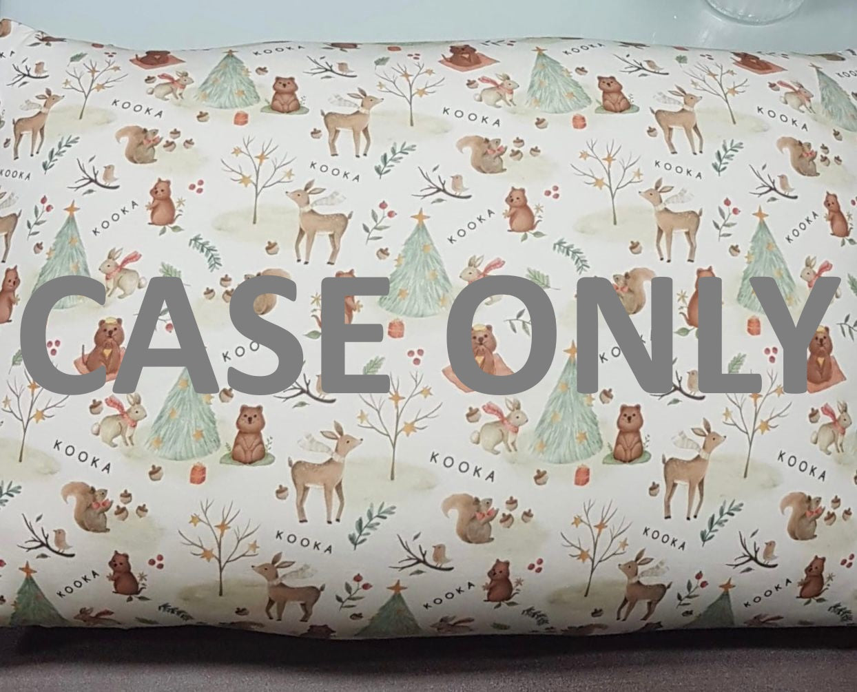 Wonderland xmas pillow